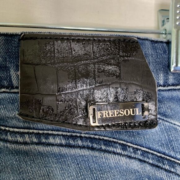 FreeSoul Medium Dark Wash Straight Leg Jeans 28 - Picture 4 of 5